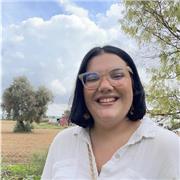 Profesora con más de 8 años de experiencia en el ámbito del apoyo escolar